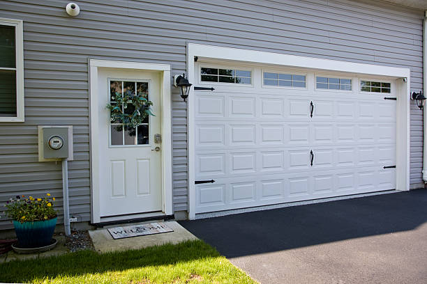 24/7 Emergency Garage Door Panel Replacement experts in Arlington, NE